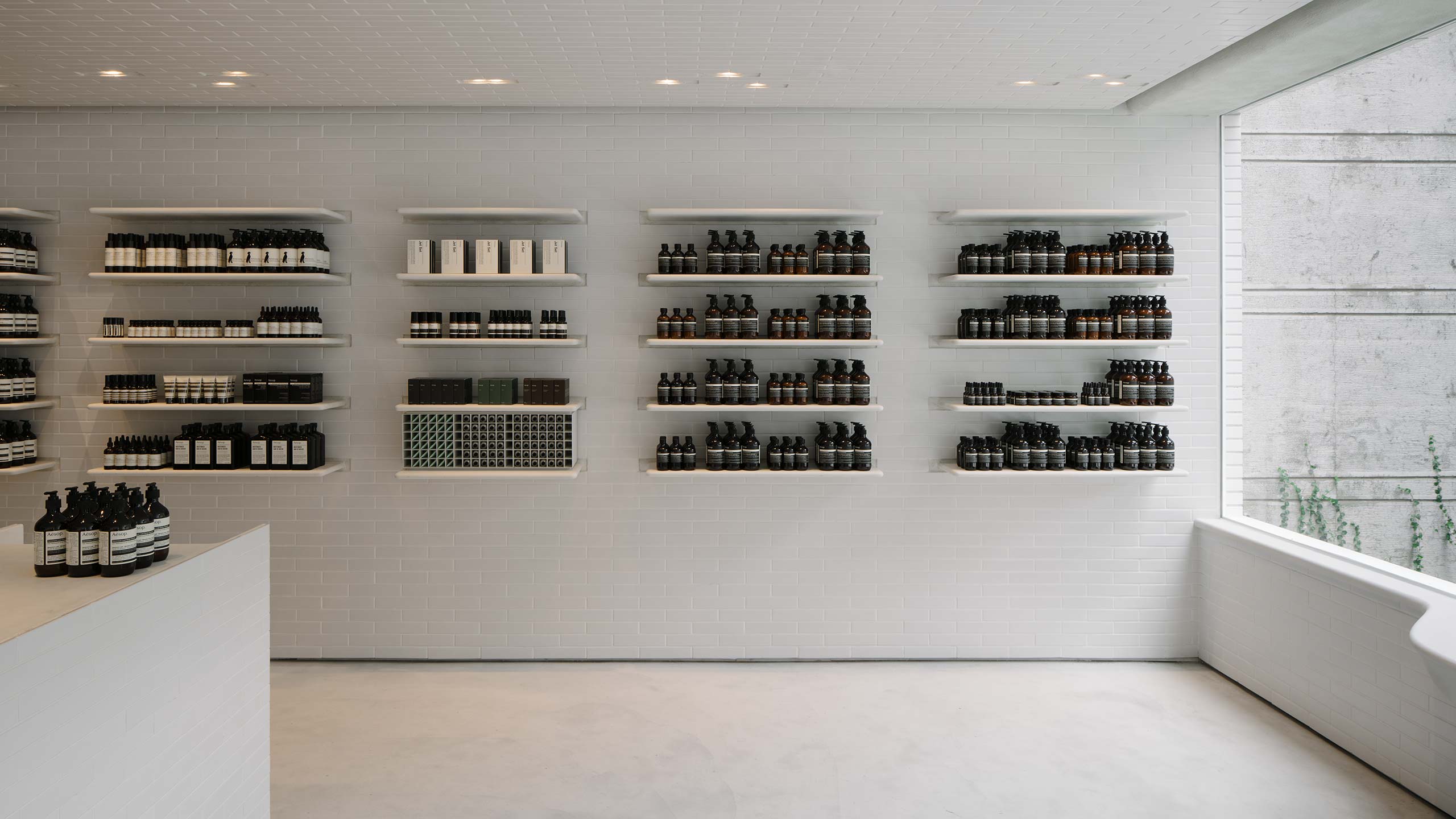 Daan store interior