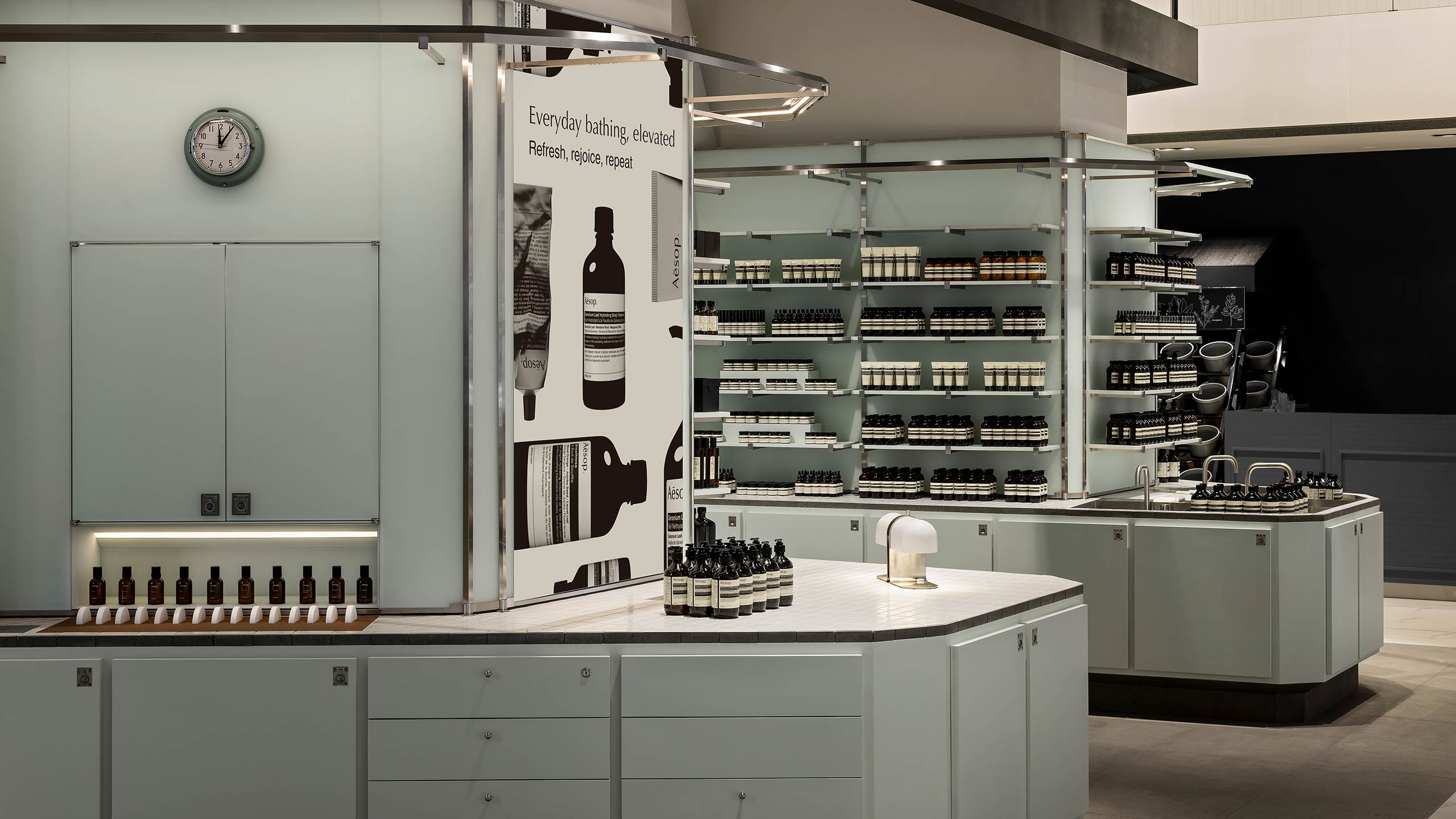 Diamond Towers store interior