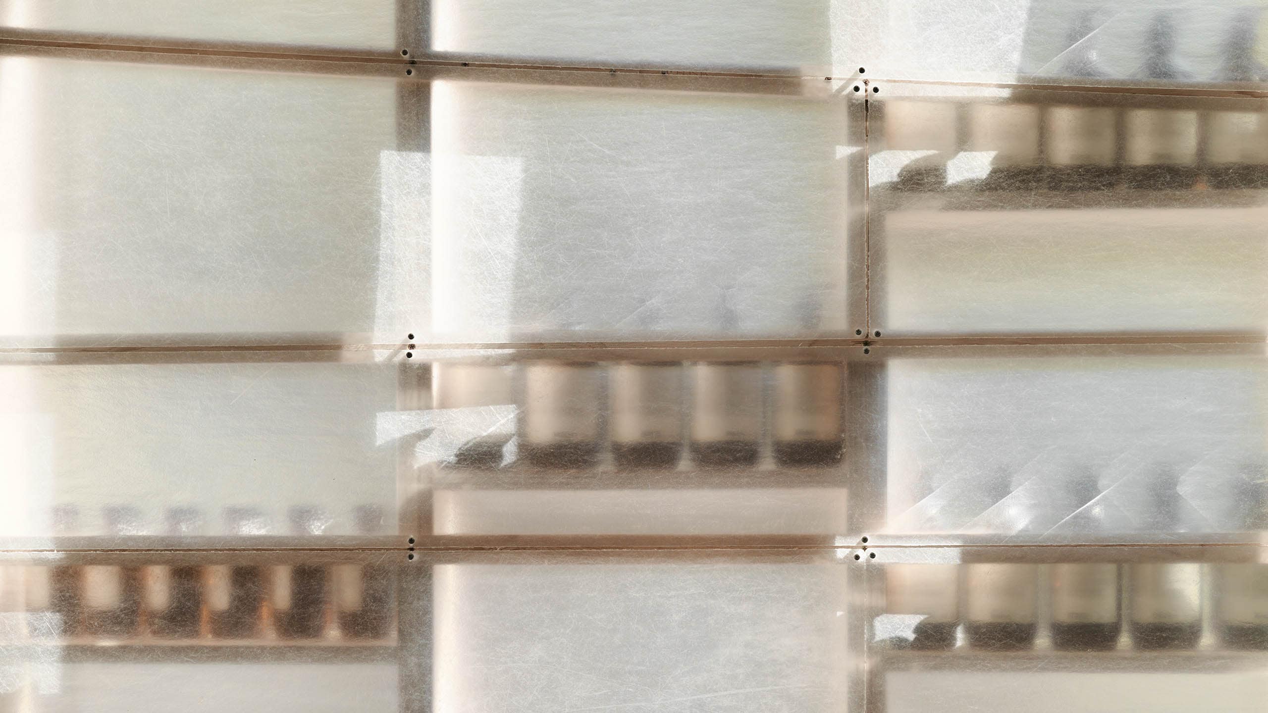 A close-up of the semi-translucent fibreglass wall.